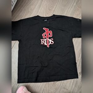 Last Chance ⭐⭐Like new Red Dragon t-shirt fits a woman's small excellent cond.